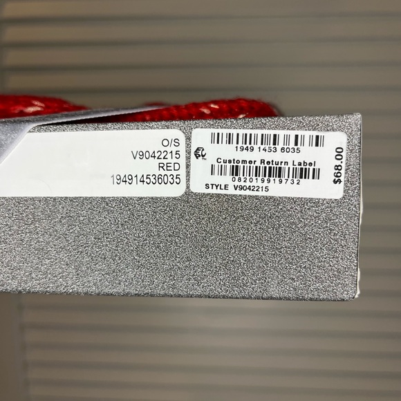 NWT Vince Camuto Hat & Loop Scarf Gift Set - Picture 2 of 4